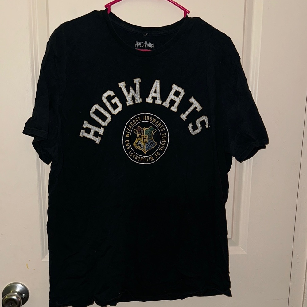 Black Hogwarts T-Shirt